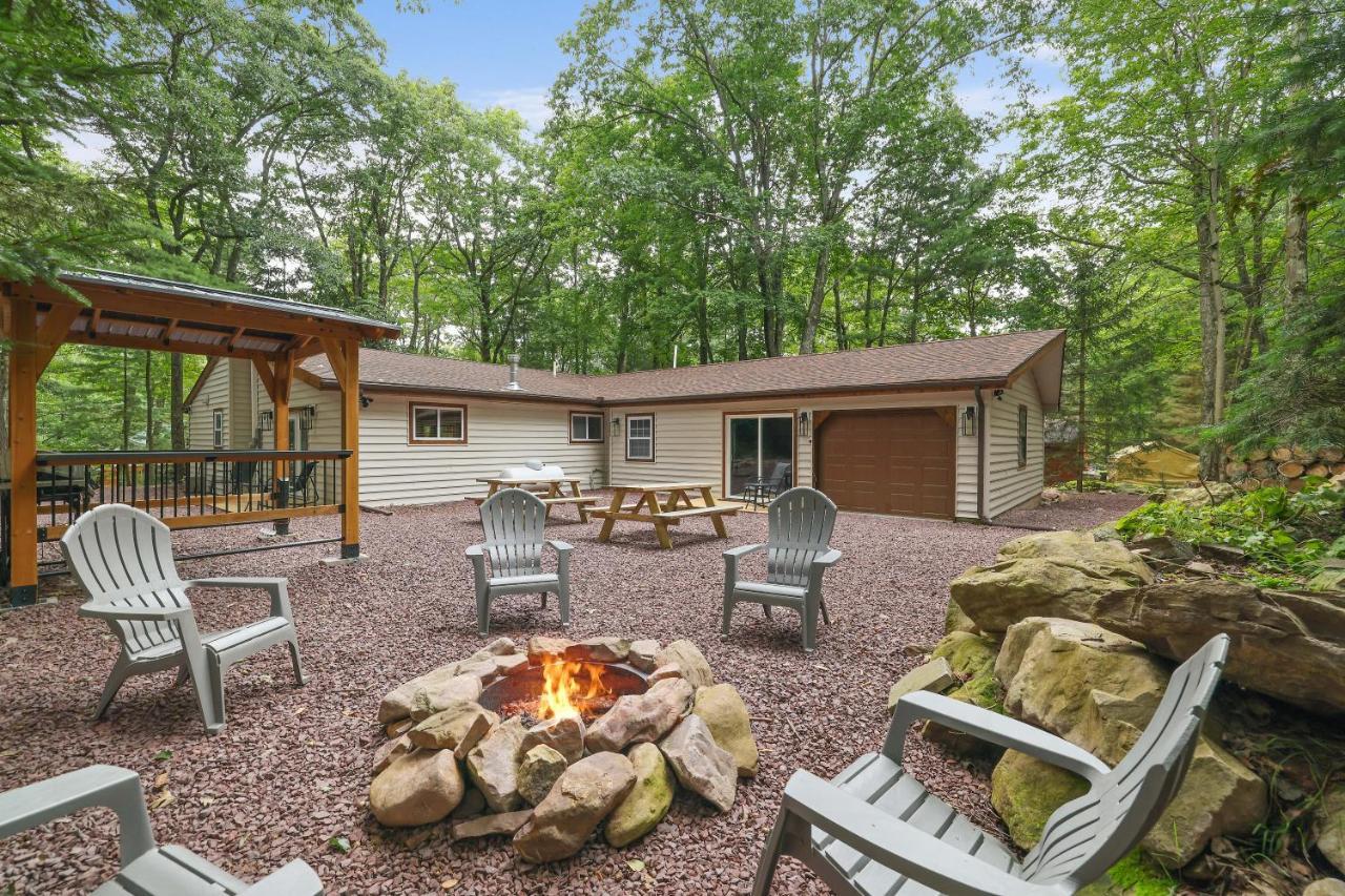 Whiskey Pines Retreat! Single Level Home, Outdoor Firepit, Ac, Bbq! Sleeps 9 In Lake Harmony! 외부 사진
