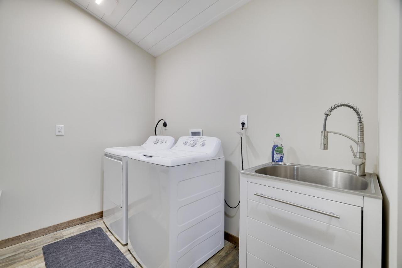 Whiskey Pines Retreat! Single Level Home, Outdoor Firepit, Ac, Bbq! Sleeps 9 In Lake Harmony! 외부 사진