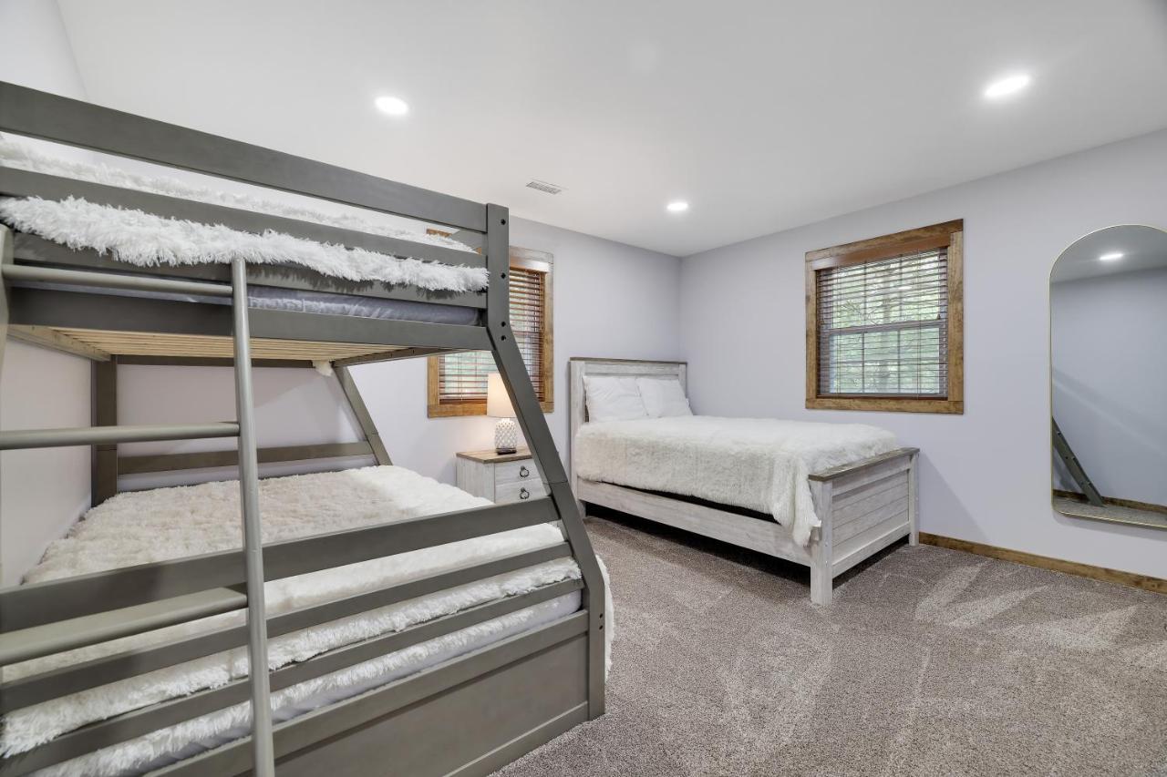 Whiskey Pines Retreat! Single Level Home, Outdoor Firepit, Ac, Bbq! Sleeps 9 In Lake Harmony! 외부 사진